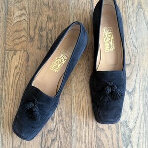 SALVATORE FERRAGAMO | VINTAGE-Women's Black Suede Loafers. Size 10.5.